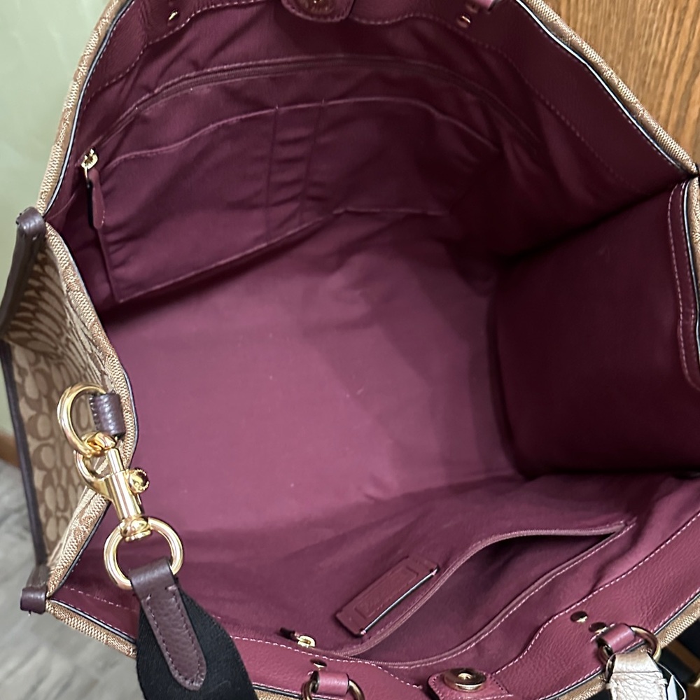 Coach Dempsey Signature Canvas Dempsey Carry All Bag with Hangtag. NWT - Picture 9 of 13